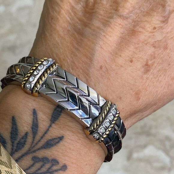 NWOT Two-Tone Silver/Gold & Rhinestone Spring Hinge Cuff Bracelet - Picture 6 of 11